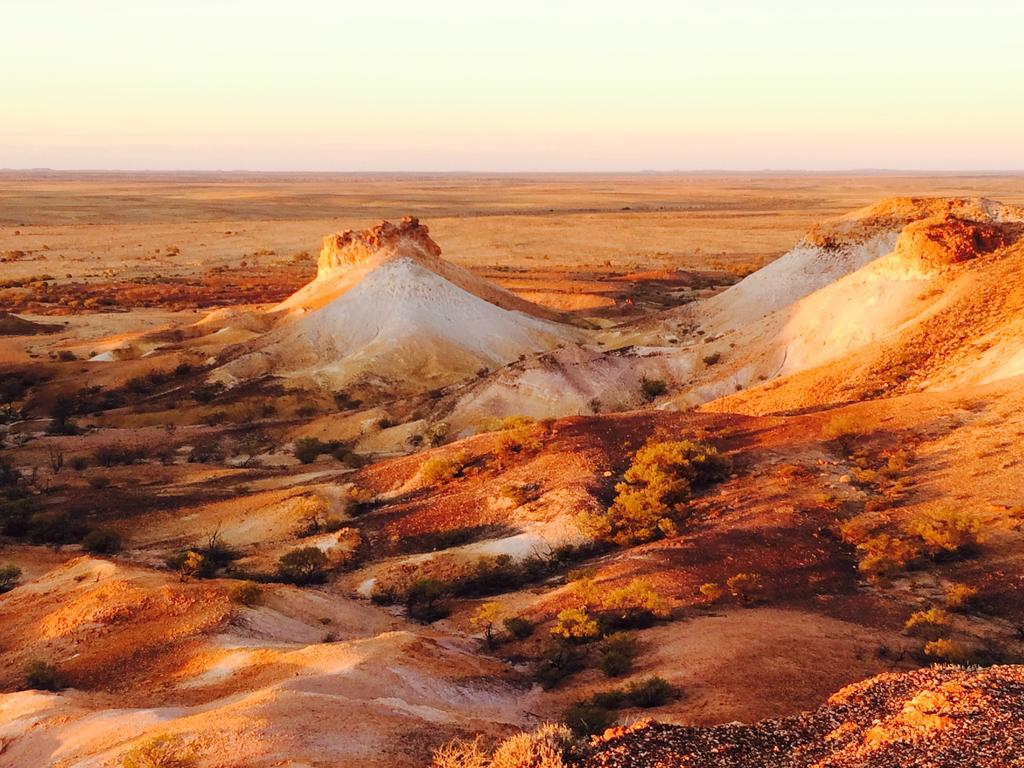 Desert Cave Hotel Coober Pedy Buitenkant foto