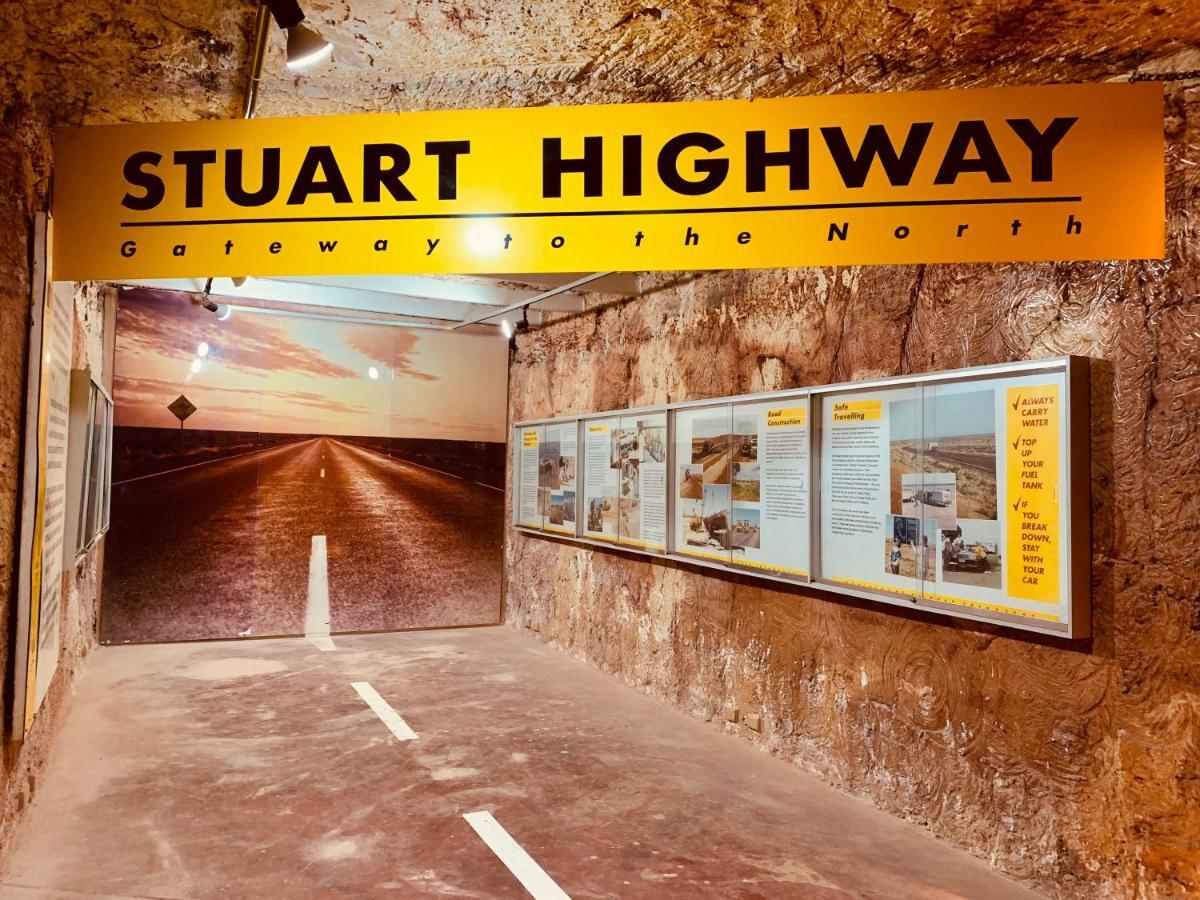 Desert Cave Hotel Coober Pedy Buitenkant foto