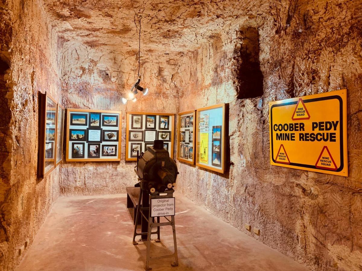 Desert Cave Hotel Coober Pedy Buitenkant foto