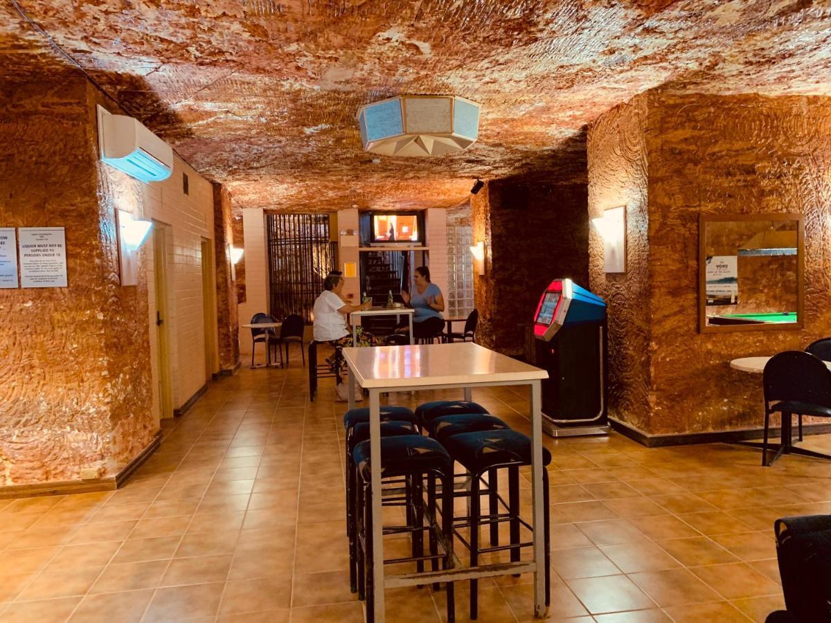 Desert Cave Hotel Coober Pedy Buitenkant foto